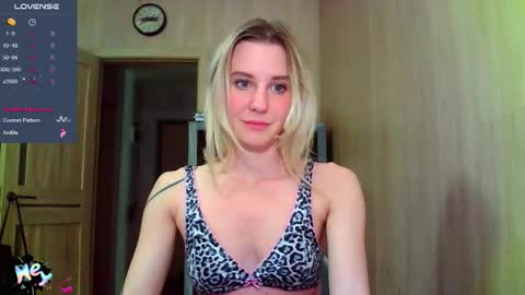 Snapshot of caramel_pie_ chatting on 11/06/25, 07:37 caramel online show from 11/06/25, 07:37