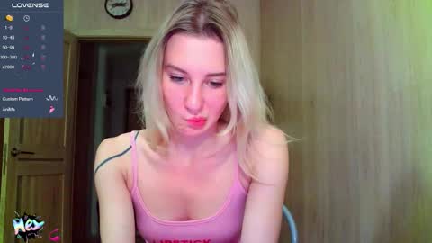 Snapshot of caramel_pie_ chatting on 11/08/25, 07:23 caramel online show from 11/08/25, 07:23