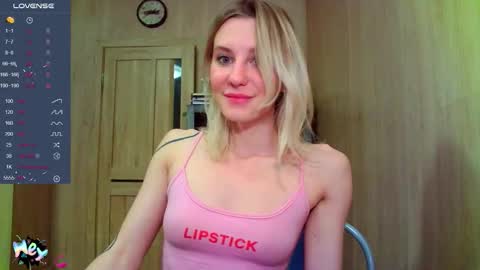 Snapshot of caramel_pie_ chatting on 11/14/25, 10:40 caramel online show from 11/14/25, 10:40