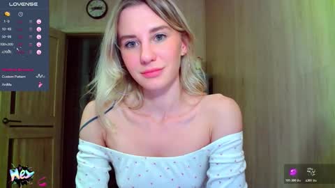 Snapshot of caramel_pie_ chatting on 11/24/25, 08:52 caramel online show from 11/24/25, 08:52