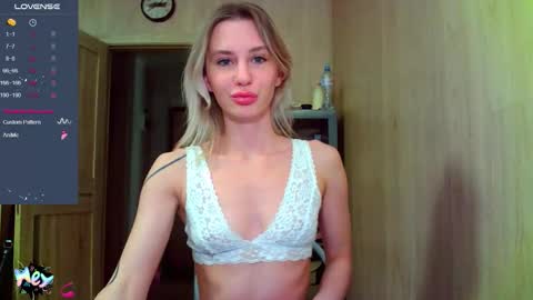 Snapshot of caramel_pie_ chatting on 12/03/25, 11:14 caramel online show from 12/03/25, 11:14