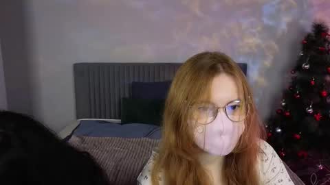 Snapshot of caramelcigarettesss chatting on 12/14/25, 01:11 Lira and online show from 12/14/25, 01:11