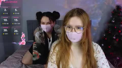 Snapshot of caramelcigarettesss chatting on 12/15/25, 01:21 Lira and online show from 12/15/25, 01:21