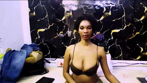caramelminxx_ online show from 06/08/26, 07:53