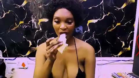 caramelminxx_ online show from 06/12/26, 09:19
