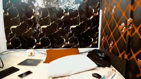 caramelminxx_ online show from 07/03/26, 08:21