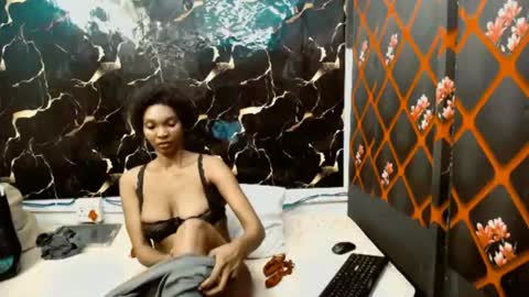 caramelminxx_ online show from 07/15/26, 07:57