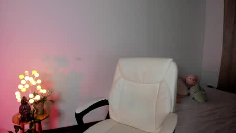              online show from 02/14/25, 10:38