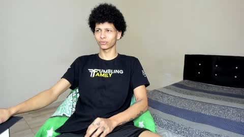 Carlos and Cristian  online show from 01/11/25, 01:11