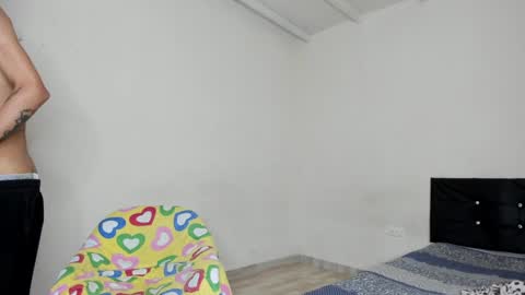 Carlos and Cristian  online show from 02/04/25, 02:43