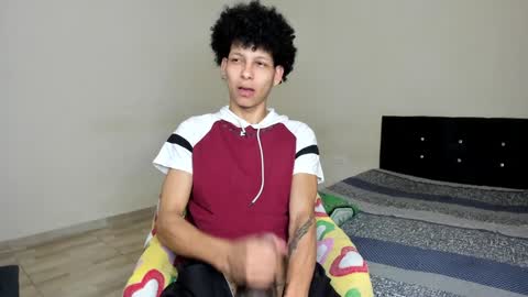 Carlos and Cristian  online show from 02/05/25, 01:37