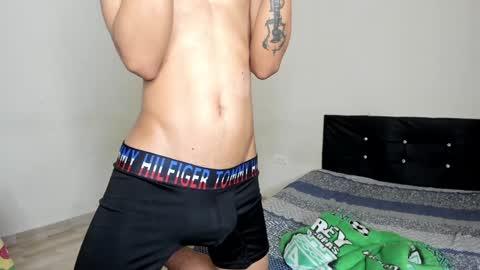 Carlos and Cristian  online show from 02/05/25, 04:37