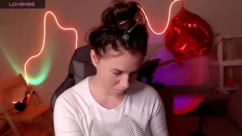 Mary online show from 06/11/26, 02:26