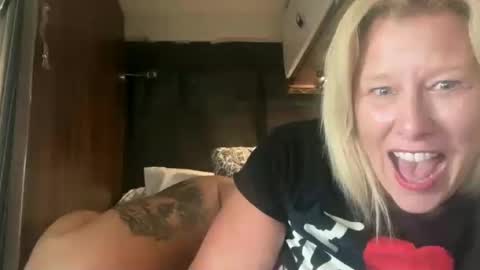 carebear5719 online show from 06/19/26, 07:17