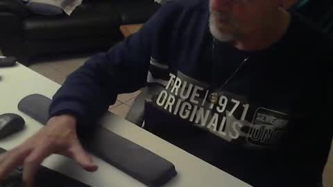 Snapshot of cargo69 chatting on 01/06/25, 06:41 cargo69 online show from 01/06/25, 06:41