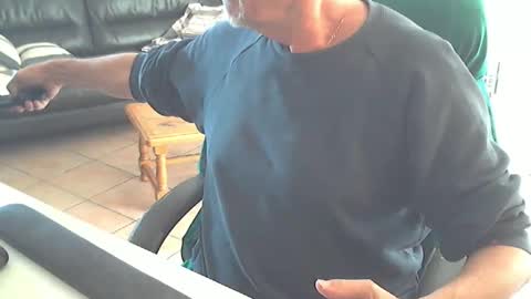 Snapshot of cargo69 chatting on 04/18/26, 10:19 cargo69 online show from 04/18/26, 10:19
