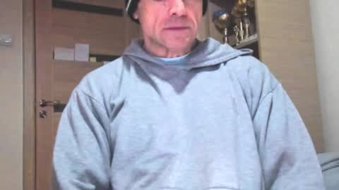 Laz online show from 11/18/25, 02:21