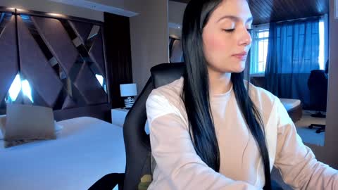 Carina online show from 12/18/24, 11:45