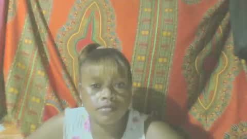 Snapshot of carinesexy69 chatting on 12/14/24, 01:28 carinesexy69 online show from 12/14/24, 01:28