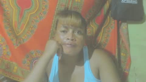 Snapshot of carinesexy69 chatting on 12/19/24, 01:39 carinesexy69 online show from 12/19/24, 01:39