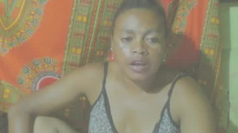 Snapshot of carinesexy69 chatting on 12/23/24, 06:16 carinesexy69 online show from 12/23/24, 06:16