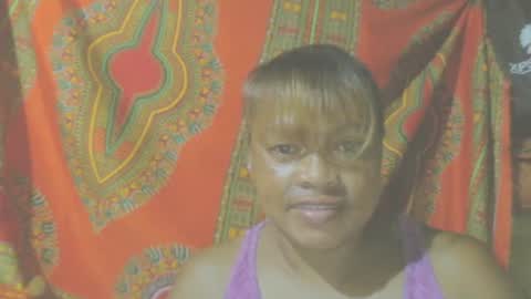 Snapshot of carinesexy69 chatting on 12/30/24, 11:17 carinesexy69 online show from 12/30/24, 11:17