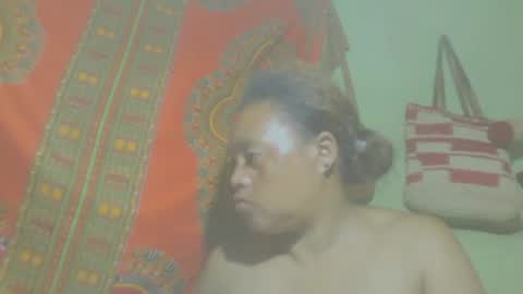 Snapshot of carinesexy69 chatting on 02/12/25, 09:22 carinesexy69 online show from 02/12/25, 09:22
