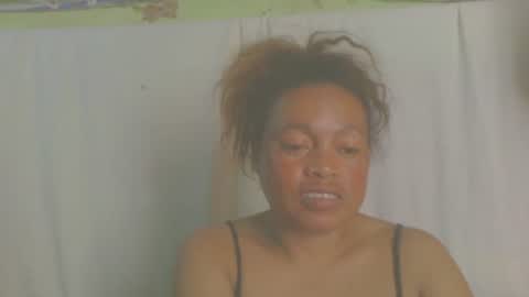 Snapshot of carinesexy69 chatting on 09/29/25, 10:20 carinesexy69 online show from 09/29/25, 10:20