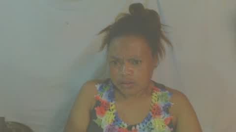 Snapshot of carinesexy69 chatting on 10/16/25, 05:08 carinesexy69 online show from 10/16/25, 05:08