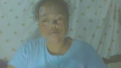 Snapshot of carinesexy69 chatting on 10/21/25, 01:56 carinesexy69 online show from 10/21/25, 01:56