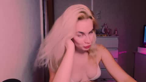 Carin online show from 10/26/25, 07:42