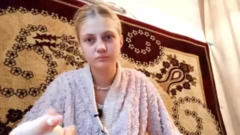 Snapshot of carissaalderson chatting on 04/23/26, 02:57 Kira online show from 04/23/26, 02:57