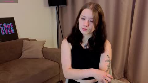 Snapshot of carissaolivo chatting on 10/27/25, 03:32 Elena online show from 10/27/25, 03:32