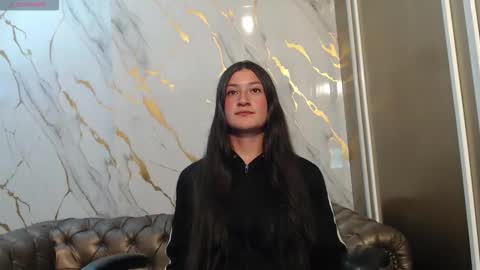 Snapshot of caritoluna_ chatting on 11/02/25, 03:53 Carito online show from 11/02/25, 03:53