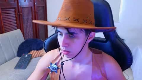 Snapshot of carl_dixon chatting on 10/31/25, 05:03 carl_dixon online show from 10/31/25, 05:03