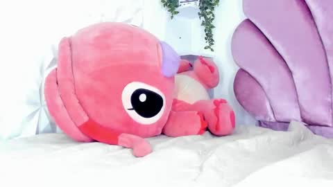 carla_leee online show from 10/14/25, 11:05