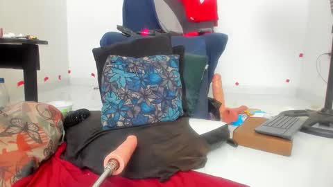 Snapshot of carla_prestige chatting on 10/10/25, 01:32 carla_prestige online show from 10/10/25, 01:32