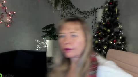 Carla Vogue online show from 12/05/25, 10:57