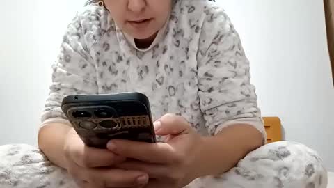 Snapshot of carlasweet00 chatting on 12/05/25, 06:22 carlasweet00 online show from 12/05/25, 06:22