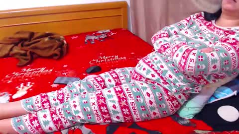 Snapshot of carlasweet00 chatting on 12/15/25, 03:11 carlasweet00 online show from 12/15/25, 03:11