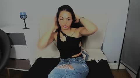 Snapshot of carlaxsensual chatting on 05/20/26, 03:40 CarlaxSensual online show from 05/20/26, 03:40