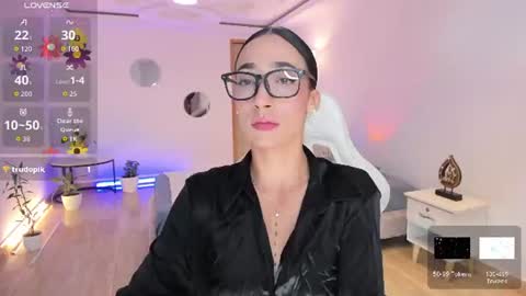 Alejandra online show from 07/18/26, 10:46