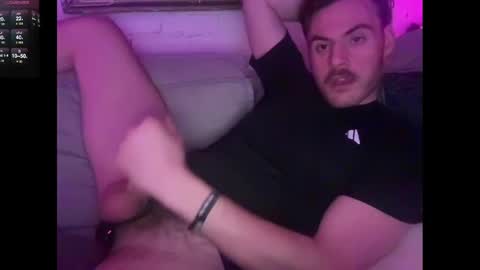 carlhung 69 hairy friends gay bi online show from 02/18/25, 01:54