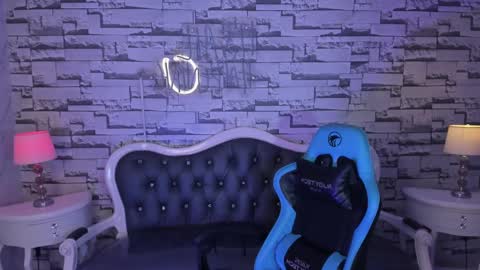 CARLYE   online show from 12/18/24, 10:40