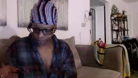 Snapshot of carliecreams chatting on 02/07/26, 11:25 Carlie online show from 02/07/26, 11:25