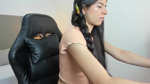 Snapshot of carlina_15 chatting on 11/04/25, 12:26 C A R L I N A online show from 11/04/25, 12:26