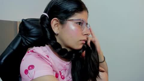 Snapshot of carlina_15 chatting on 11/11/25, 12:27 C A R L I N A online show from 11/11/25, 12:27