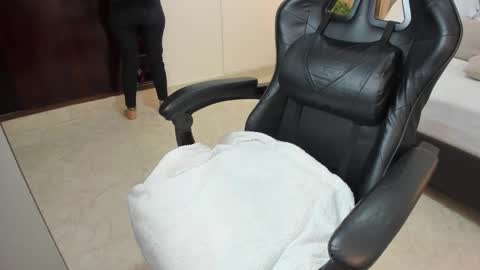 Snapshot of carlina_15 chatting on 11/20/25, 12:16 C A R L I N A online show from 11/20/25, 12:16