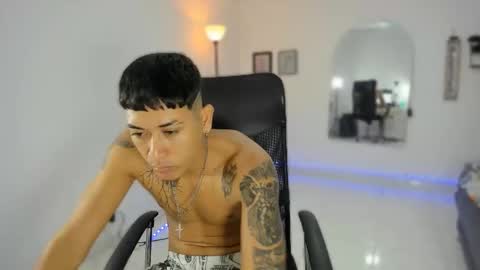 Snapshot of carlitosex09 chatting on 11/16/25, 03:34 master online show from 11/16/25, 03:34