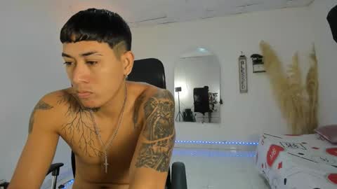 Snapshot of carlitosex09 chatting on 11/20/25, 03:45 master online show from 11/20/25, 03:45